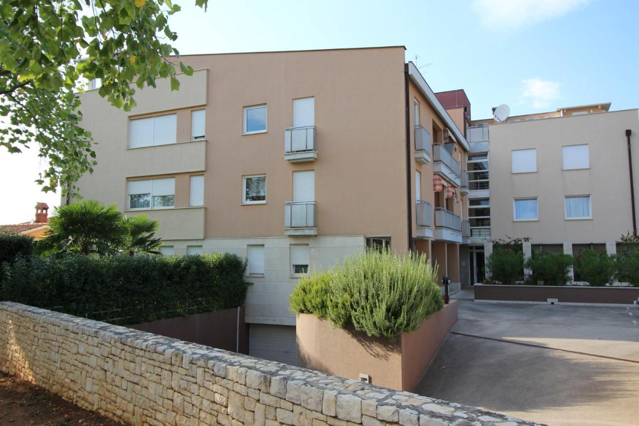 Apartment Vojka In City Center 포레치 외부 사진